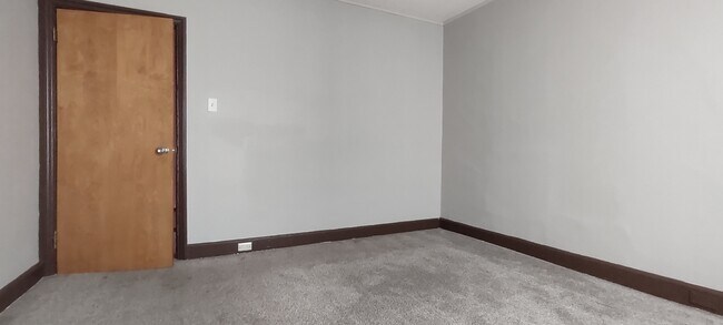 Foto del edificio - 549 N Front St