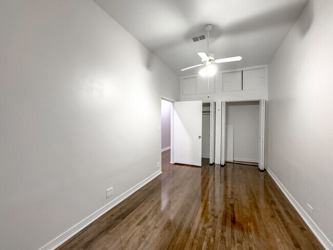 Foto del edificio - 3345 N Clark St