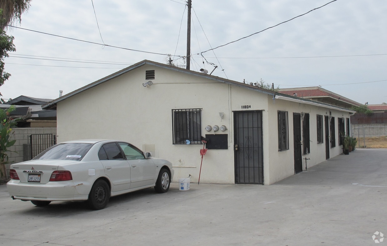 Foto del edificio - 11802 Lansdale Ave