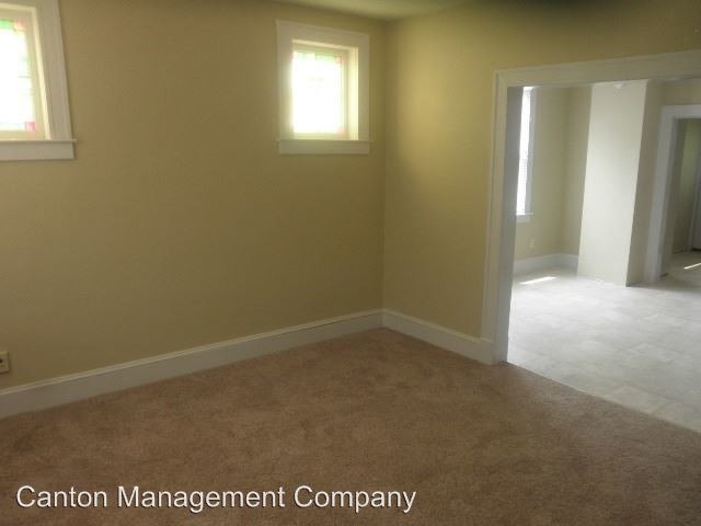 Foto del edificio - 5 br, 1 bath House - 5922 Bertram Ave.