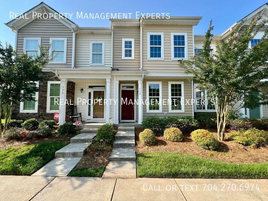 Foto principal - 752 River Park Road