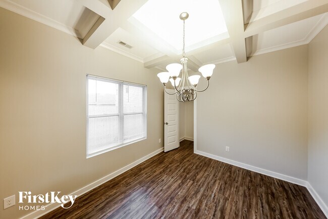 Building Photo - 670 Briar Ridge Cir