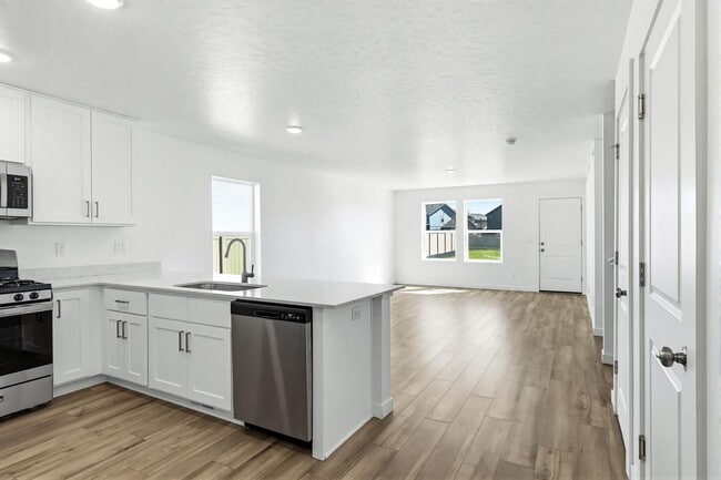 Building Photo - Stunning 4-Bed Home with 3-Car Garage in Cirrus Pointe – Caldwell