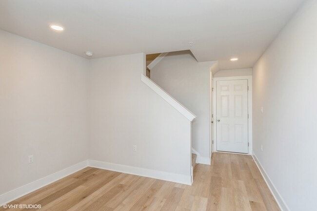 Building Photo - 403 Cranford Way