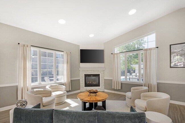 Foto del edificio - The Apartments at Elmwood Terrace