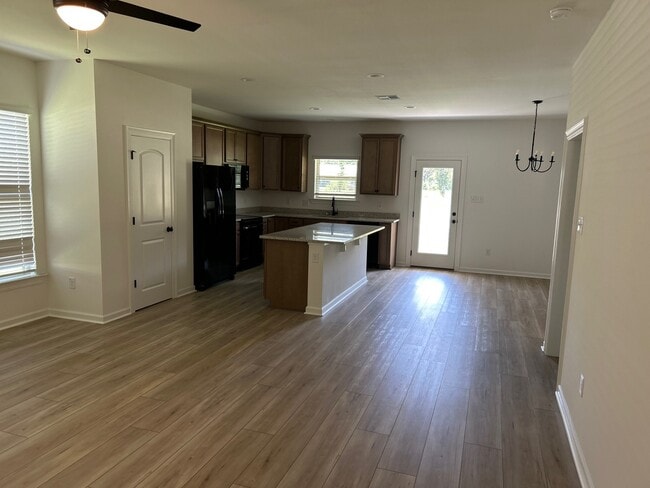 Foto del edificio - 41360 Rosewood Ln