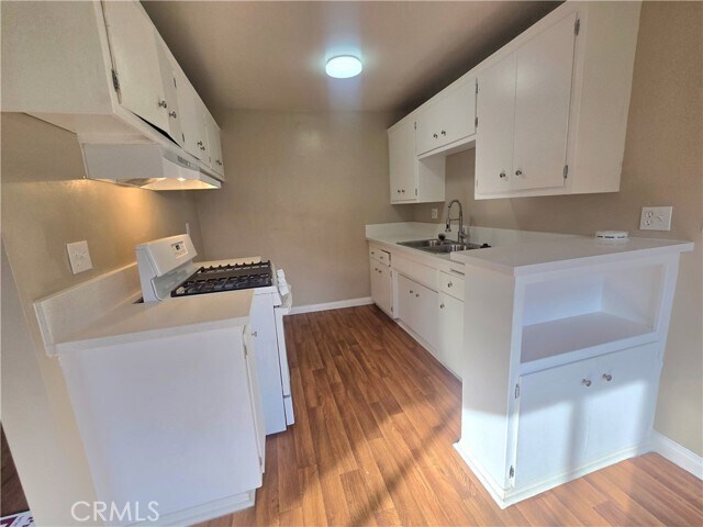 Building Photo - 448 N Terry Way