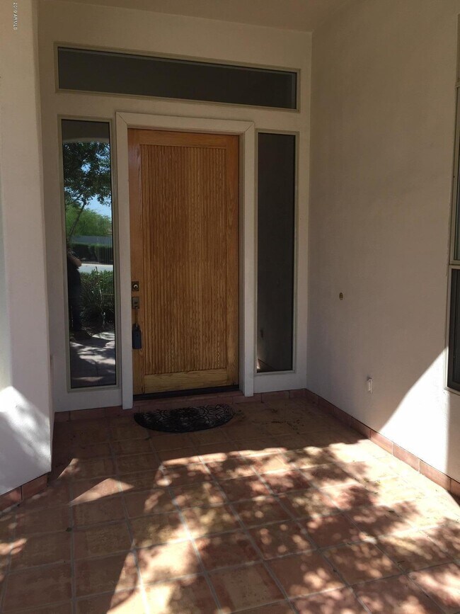 Foto del edificio - 7528 E McLellan Ln