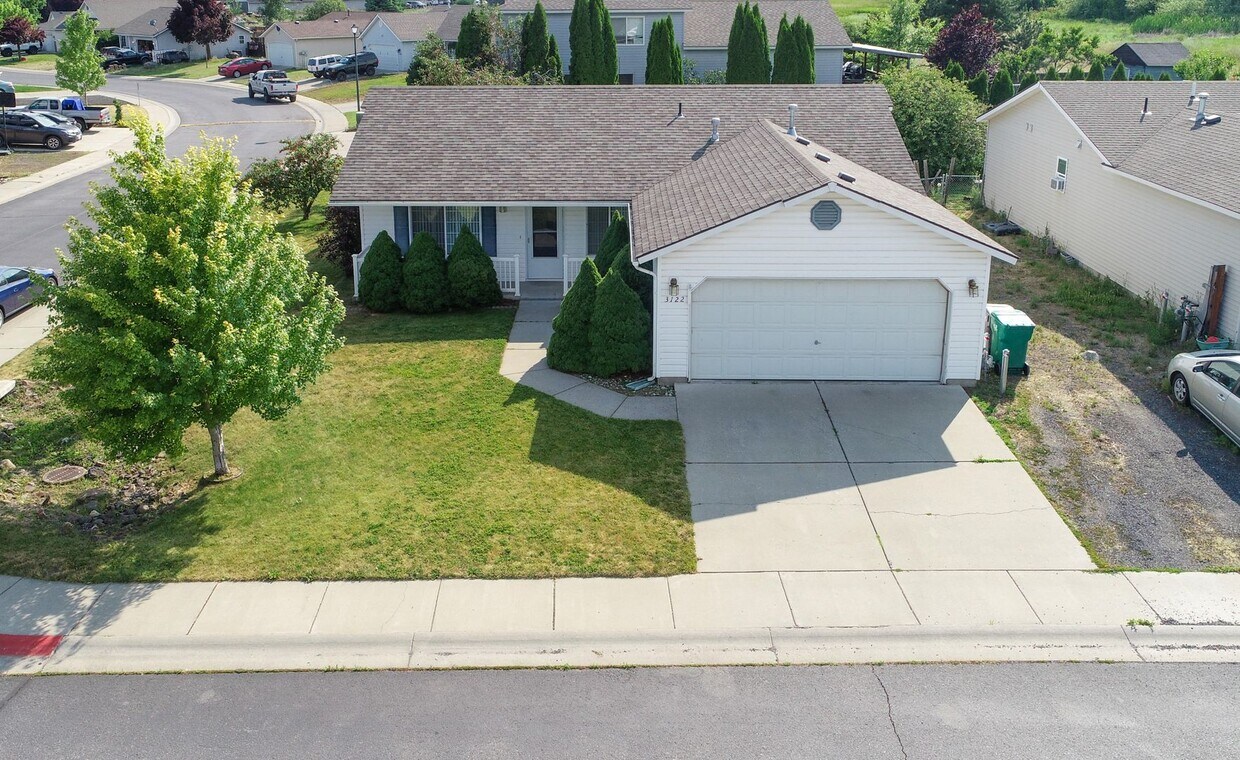 Primary Photo - 3122 Meadow Glen Ln