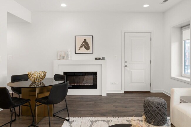Foto del edificio - 8465 Grand Ave