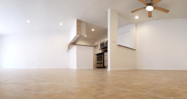 Foto del edificio - 11020 Hesby St