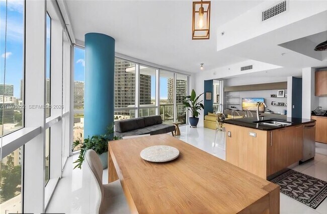 Foto del edificio - 480 NE 30th St