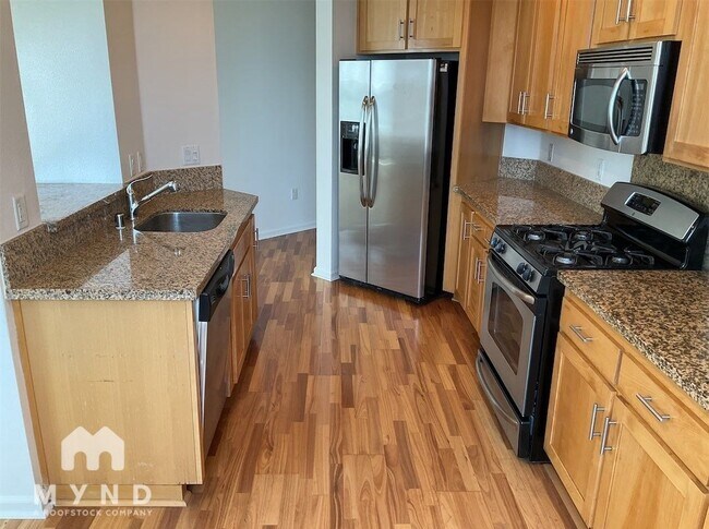 Foto del edificio - 301 Crescent Ct