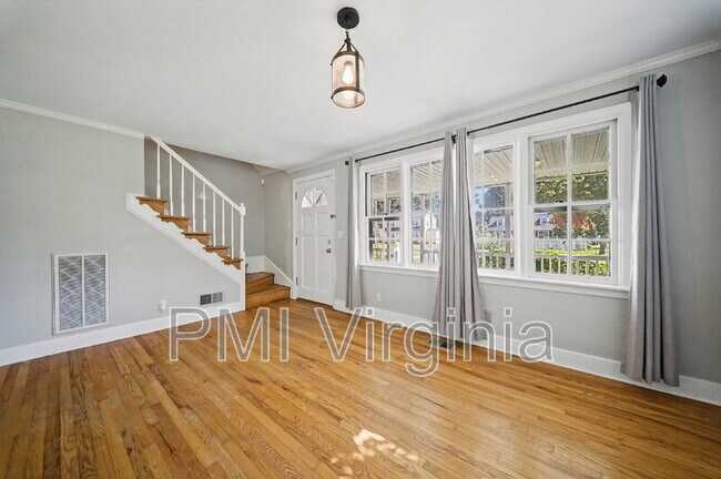 Foto del edificio - 1641 E Bayview Blvd