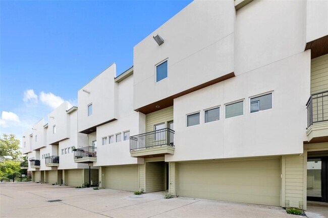 Building Photo - 4709 Caroline St