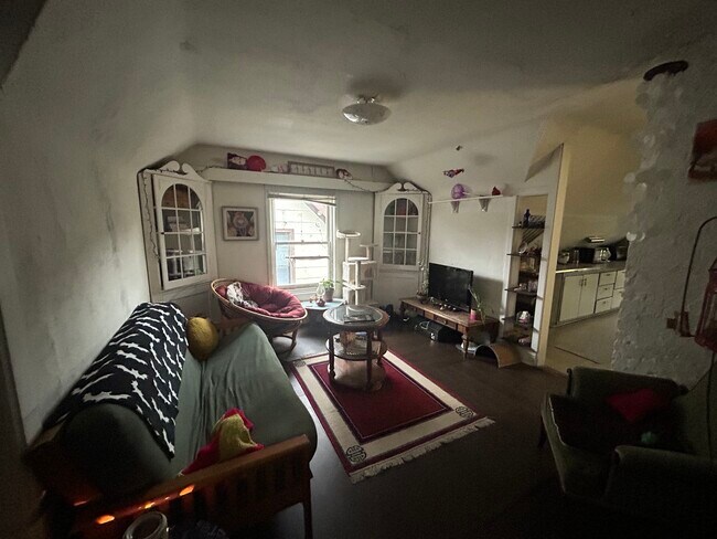 Foto del edificio - 110 S Blair St