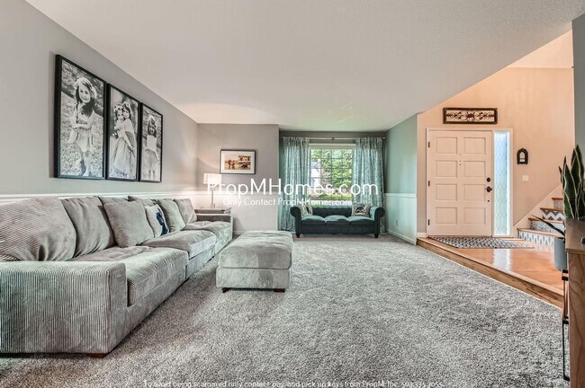 Building Photo - Charming Four Bedroom Home in Rockcreek!