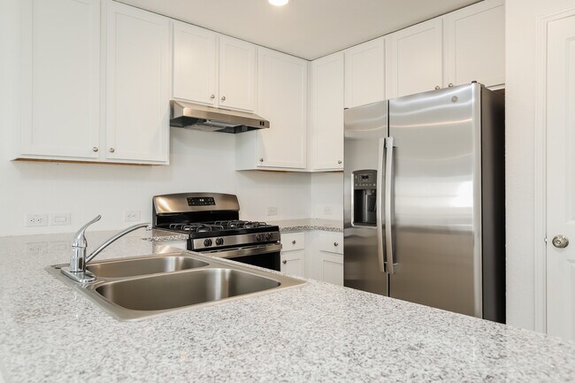 Building Photo - 2907 Millikan Dr, Converse, TX