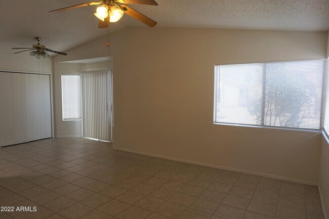 Building Photo - 764 S Sunset Vista Dr
