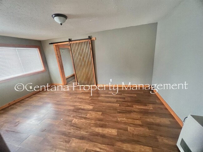 Foto del edificio - 611 E 6th St