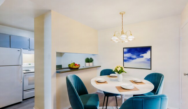 Foto del edificio - 2241 Sedgwick St