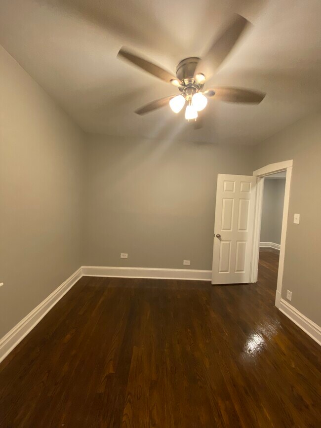 Foto del edificio - 6059 S Troy St