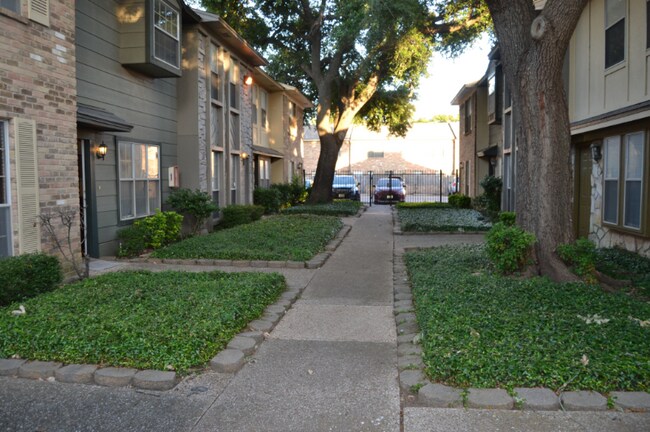 Building Photo - 1357 S 11th St