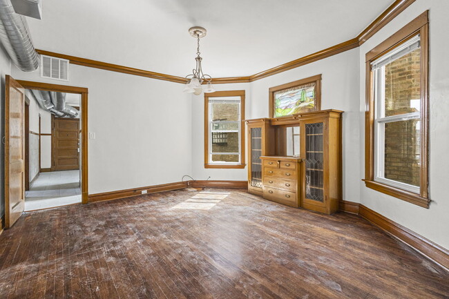 Building Photo - 4237 W Potomac Ave