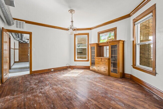 Foto del edificio - 4237 W Potomac Ave