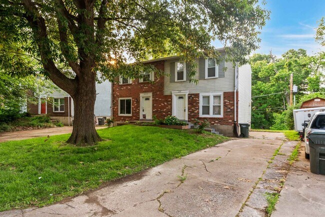 Building Photo - Jackson Dr Duplex