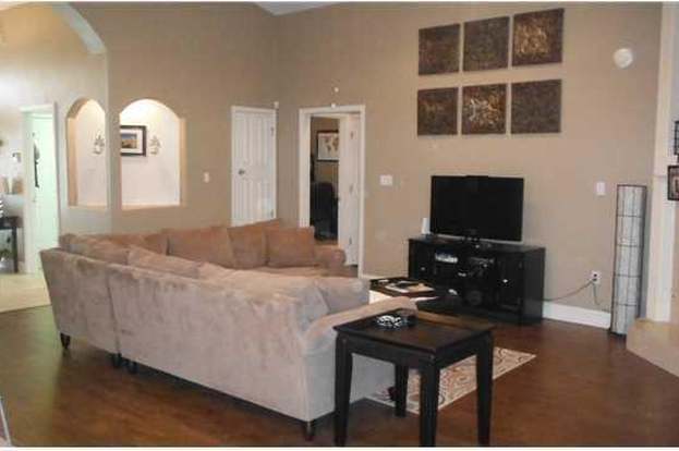 Building Photo - 2039 Fountainview Dr