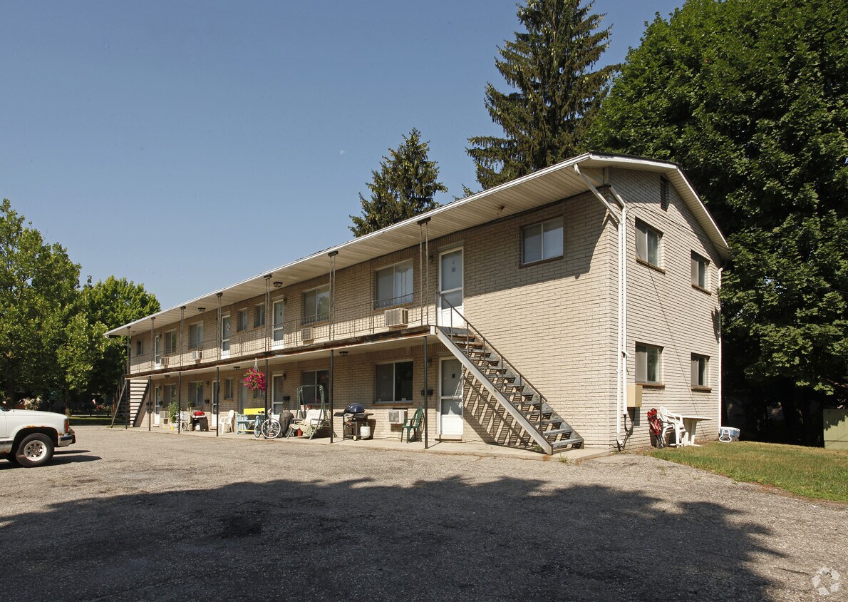 75 S Liberty St, Belleville, MI 48111 Apartments in Belleville, MI