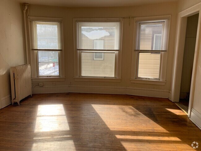 Building Photo - 834 E Gorham St
