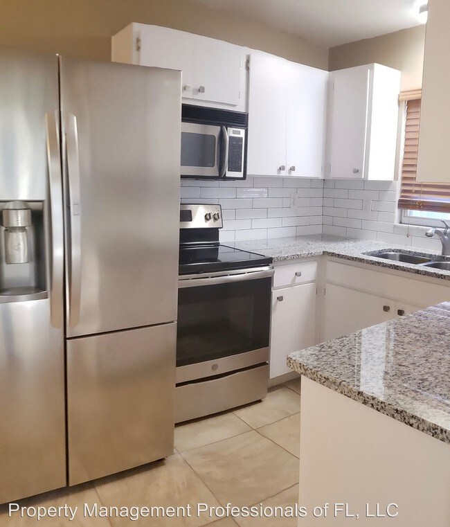Building Photo - 3 br, 2 bath House - 225 SW Lincoln Cir N