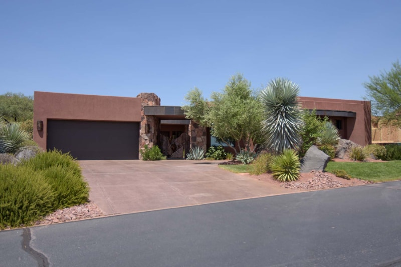 Primary Photo - 1500 Splitrock Dr