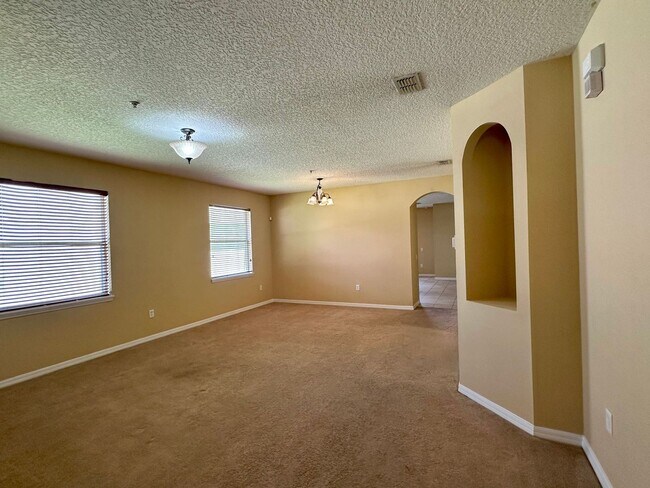 Building Photo - Beautiful 4-Bedroom Home near Lake Nona!