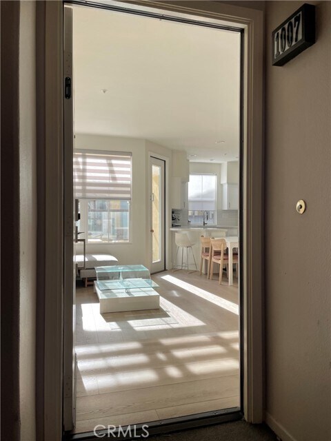 Foto del edificio - 1007 Terra Bella