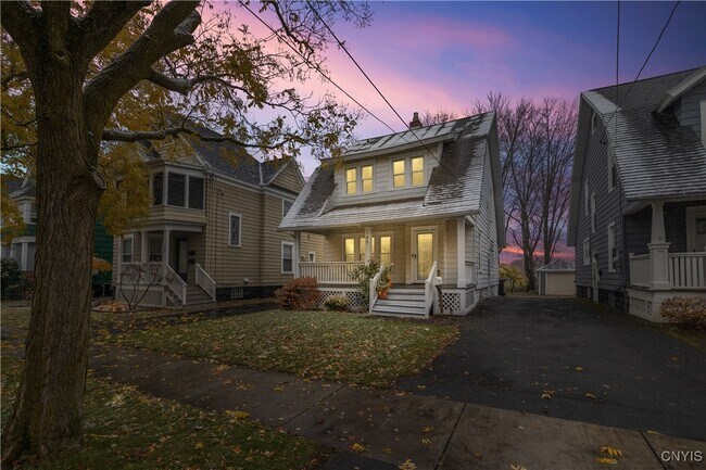 Foto del edificio - 144 Durston Ave