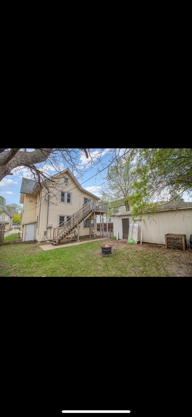 Building Photo - 1806 Buchanan St NE