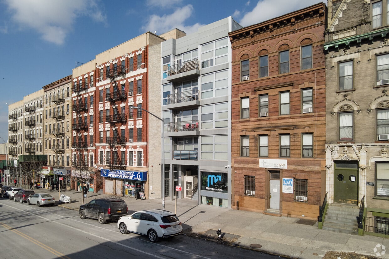 Primary Photo - 615 E 138th St