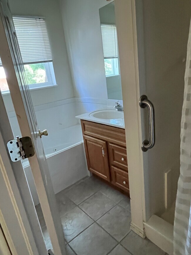 Master bathroom - 752 E 2550 N