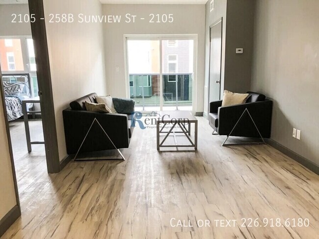 Photo du bâtiment - 258B-258B Sunview St