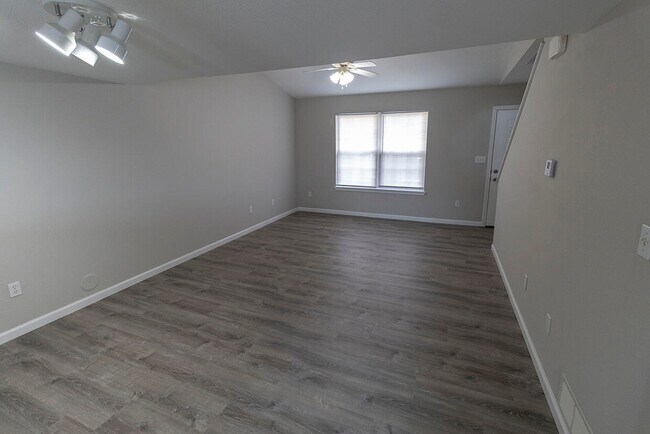 Foto del edificio - 5307 Currituck Ln