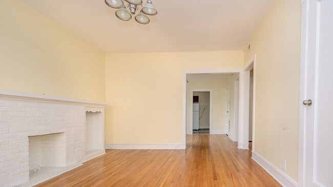 Building Photo - 4214 N Pulaski Rd