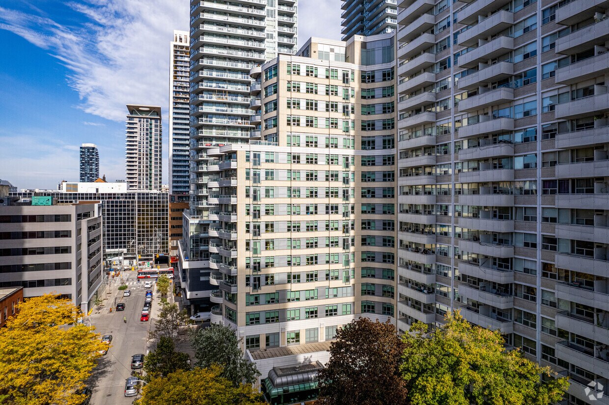 The Dunfield Retirement Residence 77 Dunfield Ave Toronto, ON