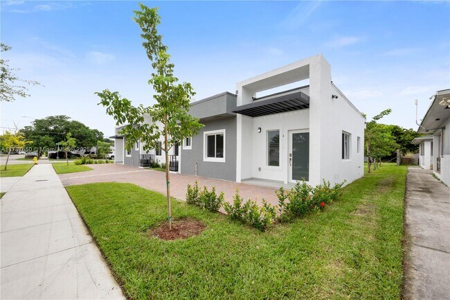 Building Photo - 1401 NW 45th St