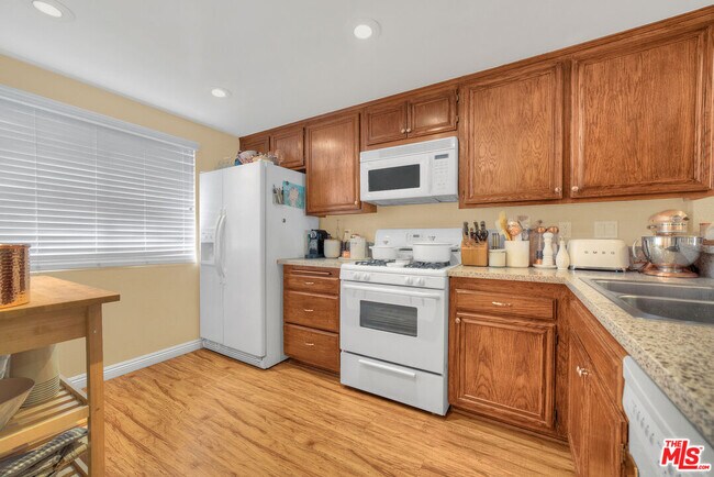Foto del edificio - 5624 Las Virgenes Rd