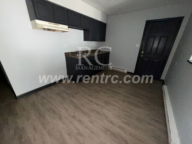 Building Photo - 1214 James-