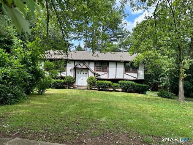Building Photo - 549 W Woods Rd