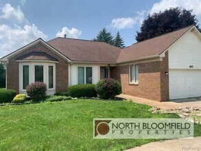 Building Photo - 90 Granada Dr